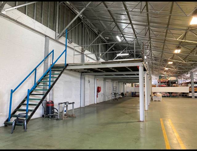 2,056.30M² FACTORY RENTED IN LANSDOWNE